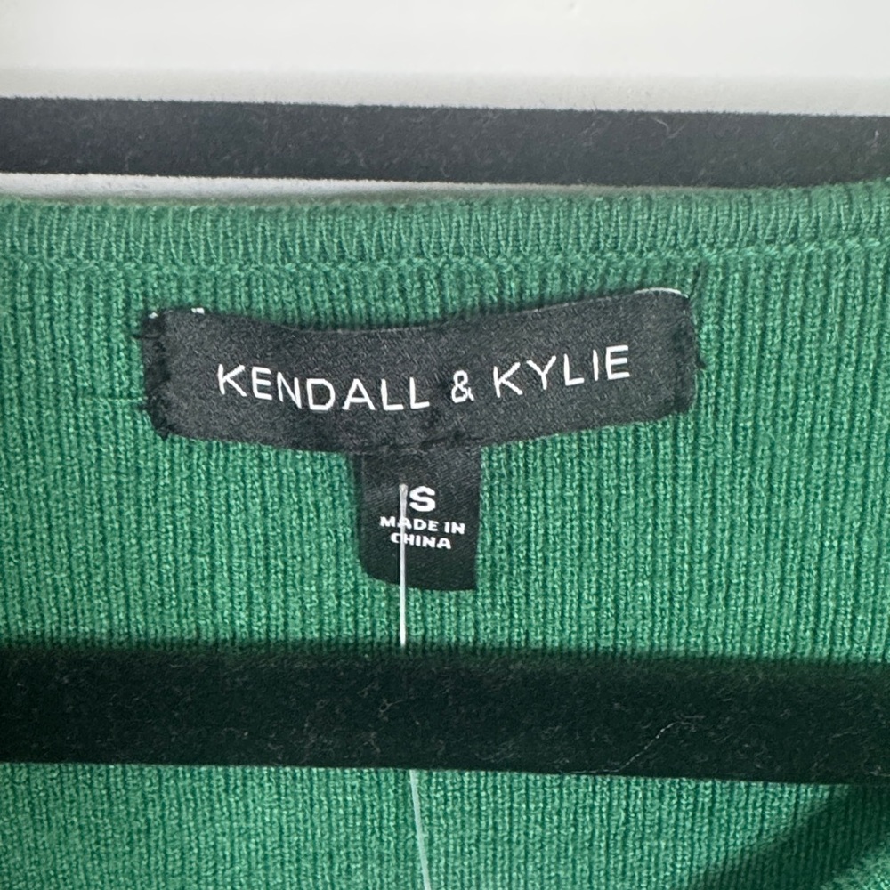 Kendall & Kylie Forest Green Cutout Crop Top - Picture 2 of 4